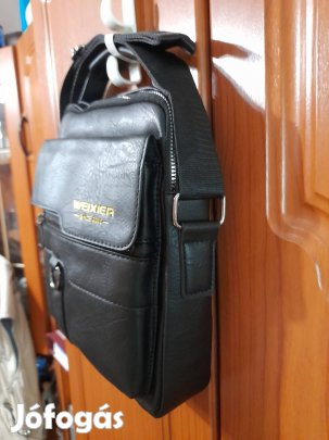 Új, többrekeszes, jó minőségű válltáska.
