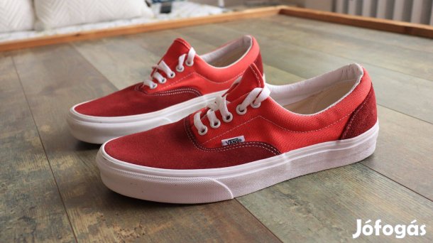 Új, újszerű ' Vans ' unisex utcai cipő, 42-es méretben