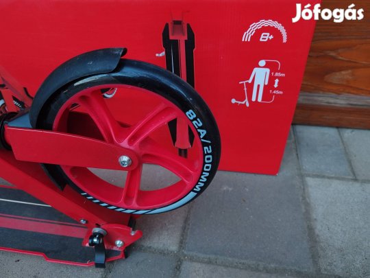 Új állapotú Ferrari roller (145-185cm magasságig)