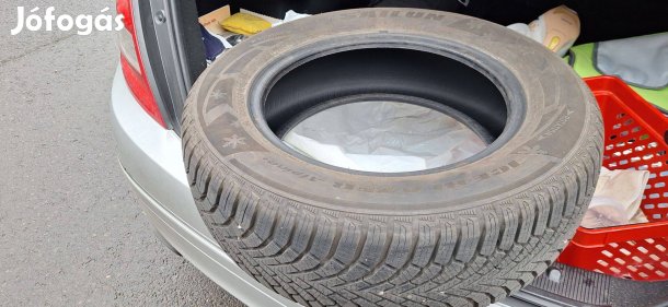 Új állapotú használt téli gumi-4db.- (Kb 1500km. futott)195x65 R15