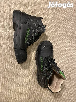 Új állapotú munkás bakancs