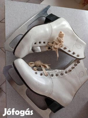 Új állapotú női műkorcsolya eredeti bőr 38-as