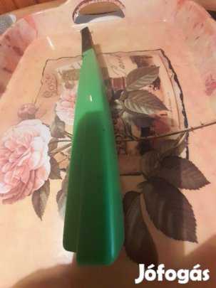 Új állapotú retro elektromos gázgyújtó zöld