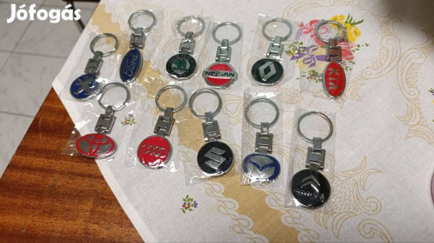 Új autómárkás kulcstartók eladók 