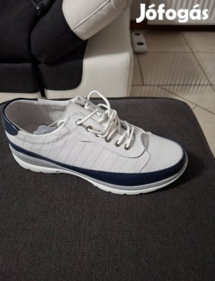 Új bőr sportcipő