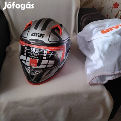 Új bukósisak Givi