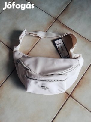 Új címkés nagy New Yorker övtáska 