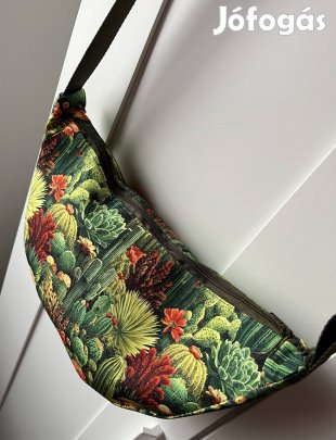 Új crossbody testtáska
