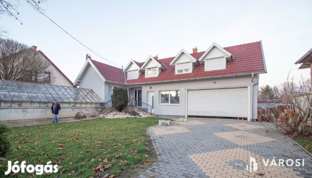 Új családi ház, garázzsal