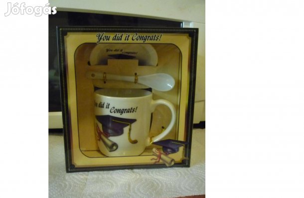 Új díszdobozban Gratulációs bögre tetővel,kiskanállal