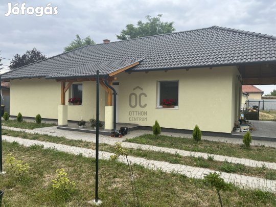 Új építésű 3 szobás családi ház Abonyban Eladó!