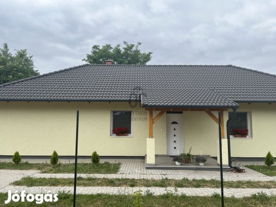 Új építésű 3 szobás családi ház Eladó Abonyban!