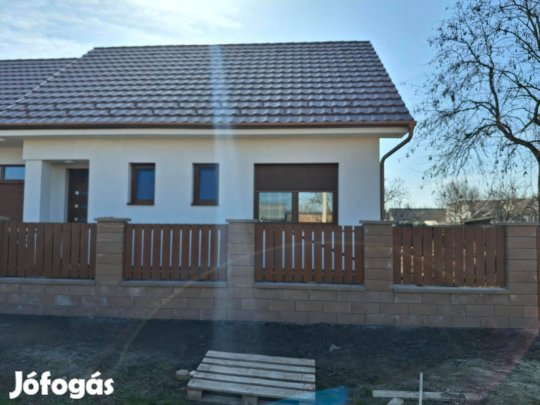 Új építésű Ikerház Eladó Ebesen