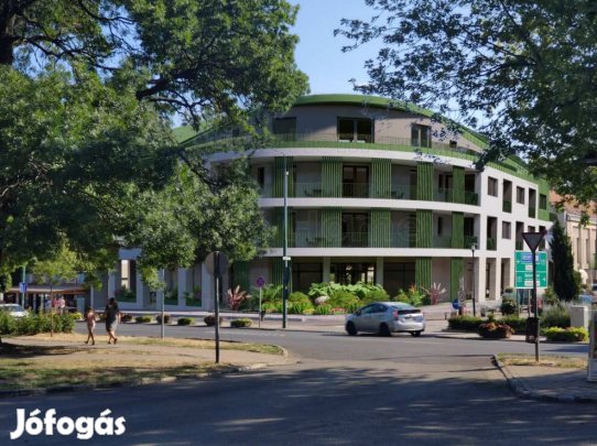 Új építésű, belvárosi lakás a Balaton partjához közel!