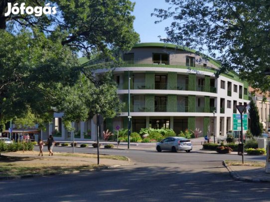Új építésű, kétszobás belvárosi lakás Balatonalmádiban nagy erkéllyel