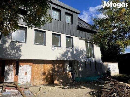 Új építésű, nappali + 3 szobás, 1. emeleti , nagy erkélyes