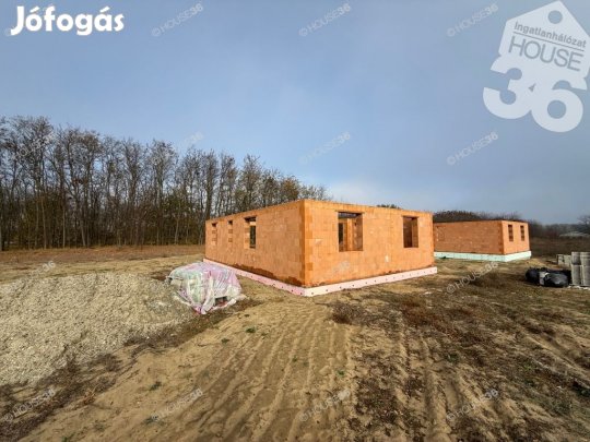 Új építésű családi ház eladó Kecskemét vonzáskörzetében!