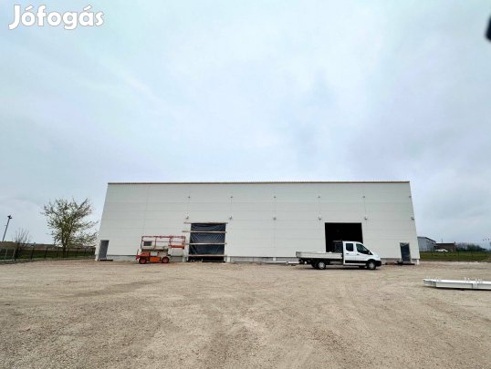 Új építésű csarnok kiadó Tatán!