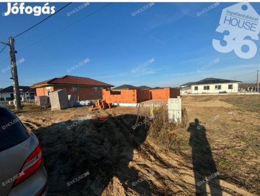 Új építésű ház eladó Ballószög új építésű részén, szuper áron!