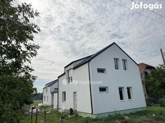 Új építésű ikerház eladó Szigetszentmártonban