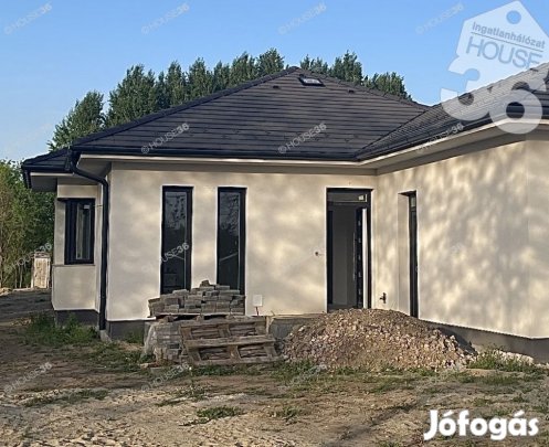 Új építésű nappali + 4 szobás 100 m2-es ház eladó!