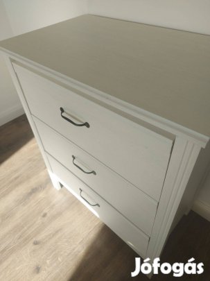 Új,fehér színű komód eladó