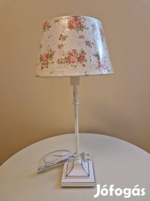 Új fém testű, asztali vagy éjjeli lámpa (2 db van)