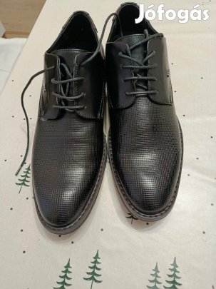 Új férfi bőrcipő