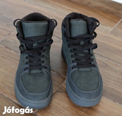 Új férfi fekete bakancs 41 - es méretben