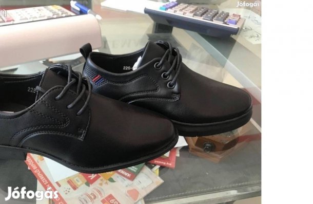 Új fiú fűzős alkalmi cipő!33/34/35