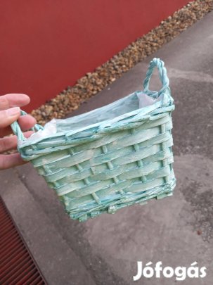 Új fonott virág kosár 15x15 és 10 magas védőfóliával beültethető