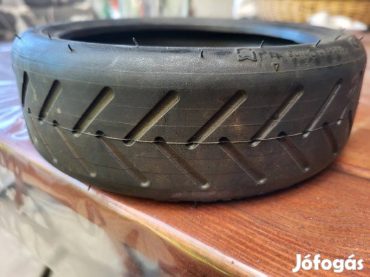 Új gumiabroncs elektromos rollerhez