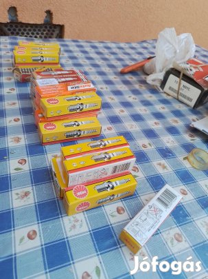 Új gyertya kűlönböző