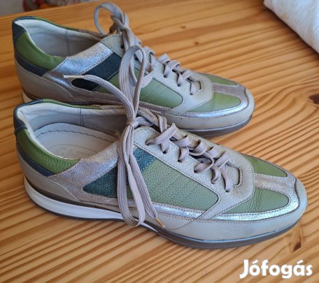 Új gyönyörű női bőrcipő, bőr cipő, 40-es