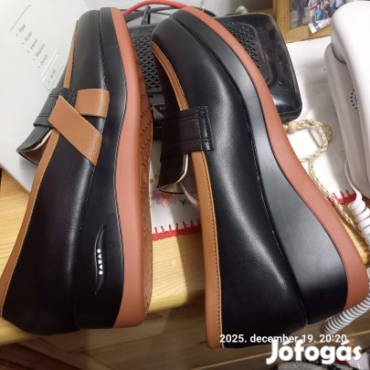 Új használatlan 41-es női cipő