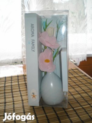 Új illóolajos párologtató vázában virággal alakban