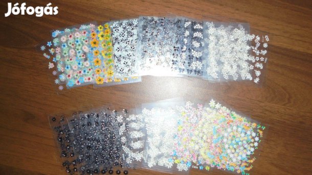 Új jó minőségű színes fehér vagy fekete körömmatrica