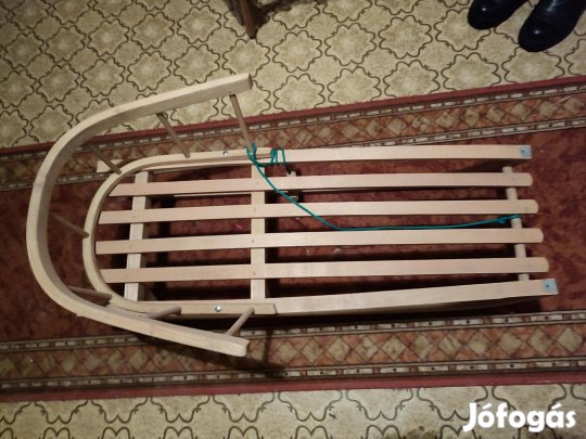 Új karfás fa szánkó