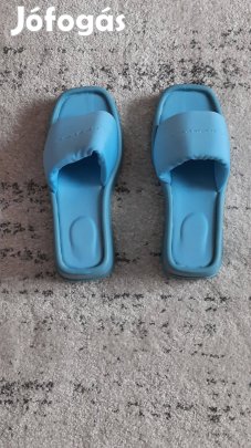Új kék papucs eladó