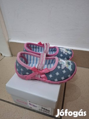 Új kislány kis cipő 20-as méret 