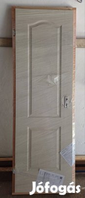 Új kisméretű ajtó