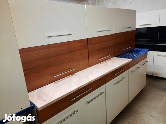 Új konyhabútor áron alul, akár bontva is (AJ179)