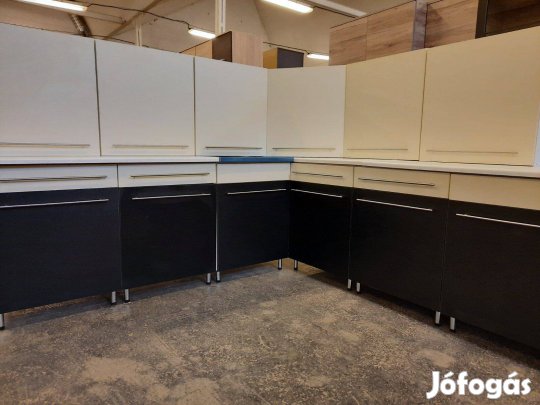 Új konyhabútor áron alul, akár bontva is (AQ172)