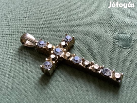 Új köves kereszt medál, bizsu