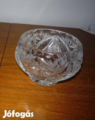 Új kristály tálka