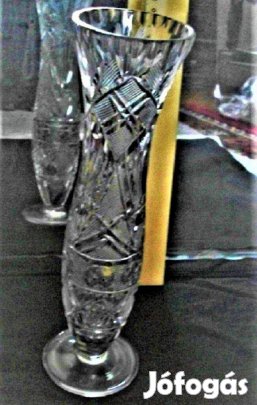 Új kristályváza: Magasság 22 cm, átm.6 cm eladó