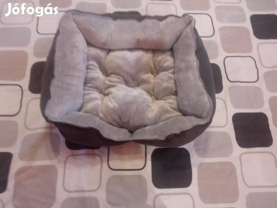 Új kutyafekhely 50x40 cm-es méretben