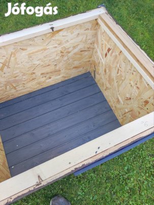 Új kutyaház kutyaól