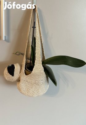 Új lajhár állatfigurát ábrázoló virágtartó eladó Budán! 