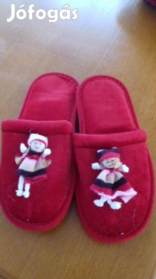 Új lányka házi benti papucs 33 és 35-ös méretben